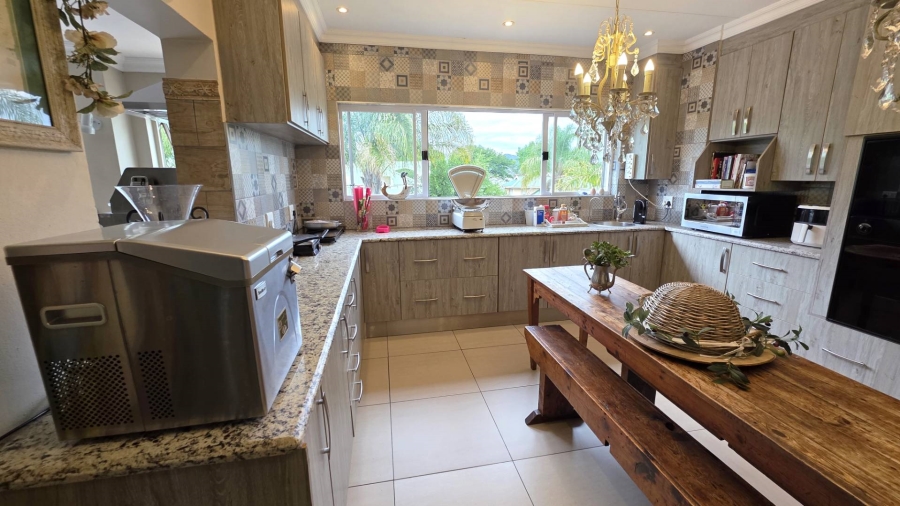3 Bedroom Property for Sale in Caribbean Beach Club North West